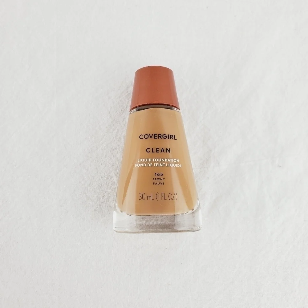 LAST ONE 🔥Covergirl clean foundation tawny 165